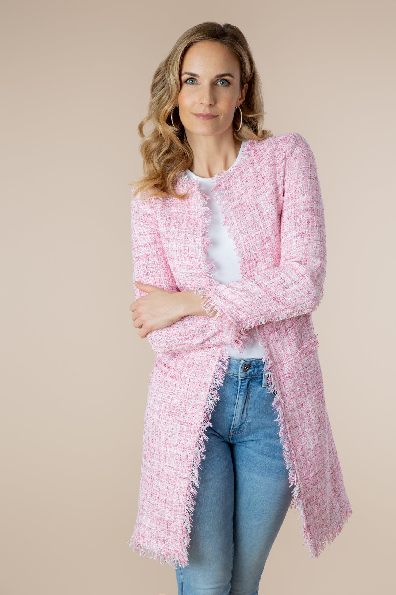 Tweedmantel in Rosa im Fransen