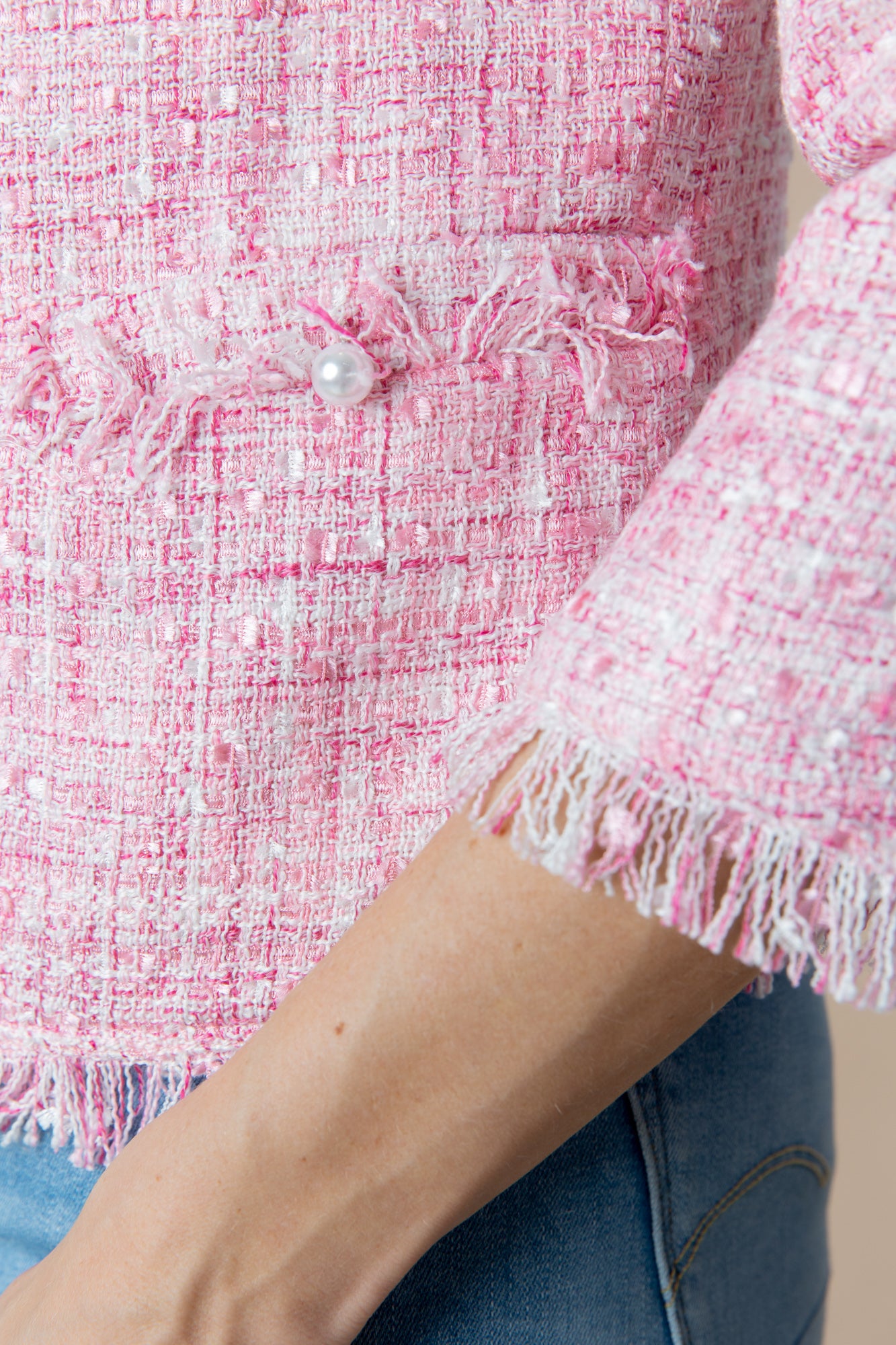 Tweedjacke in Rosa mit Fransen Detailfoto